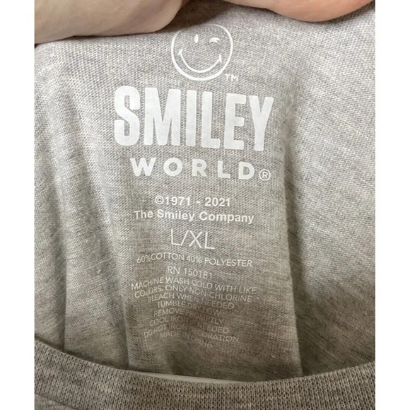 Smiley World Unisex‎ L/XL Lucky Charm Short Sleeve Gray T-Shirt St Patty’s NEW - Picture 3 of 3